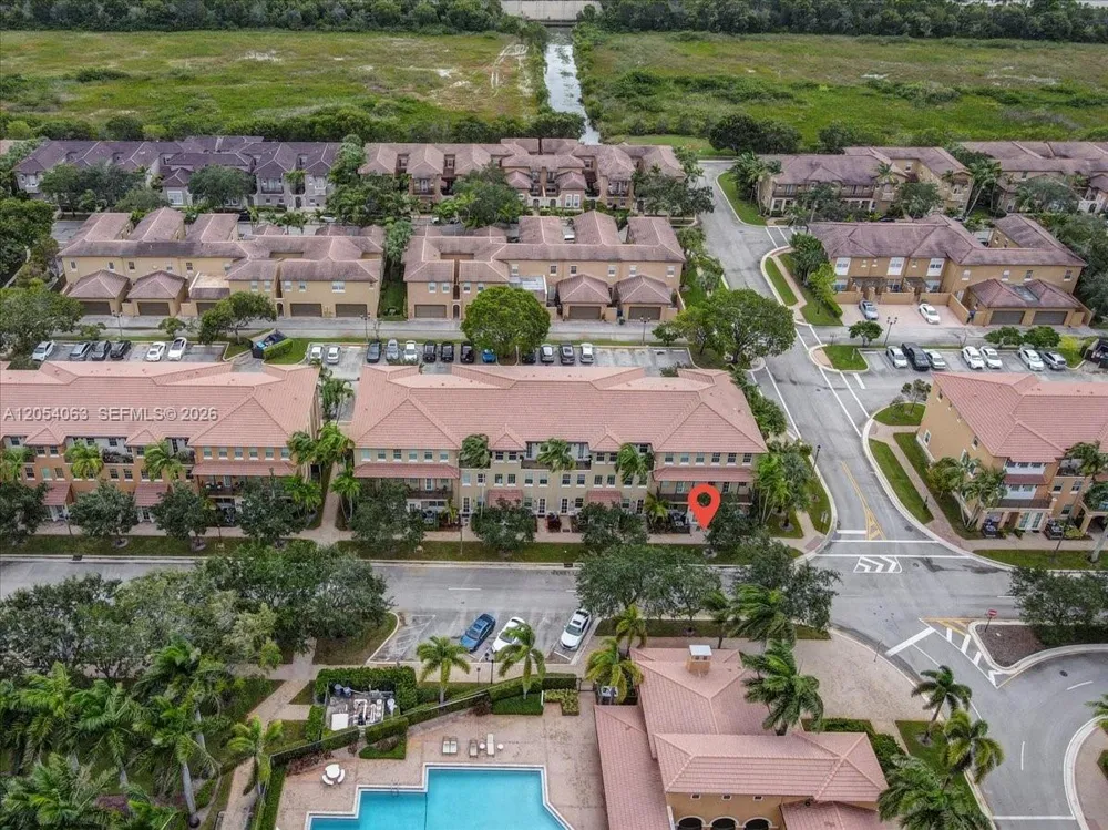 995 SW 147th Ave #2514 Pembroke Pines, FL 33027