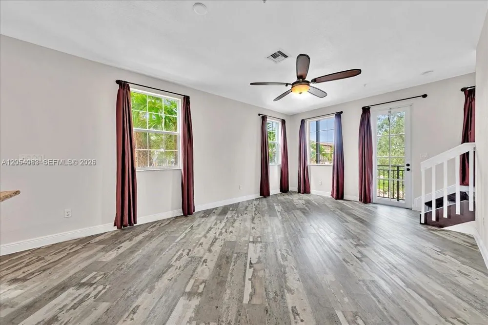 995 SW 147th Ave #2514 Pembroke Pines, FL 33027