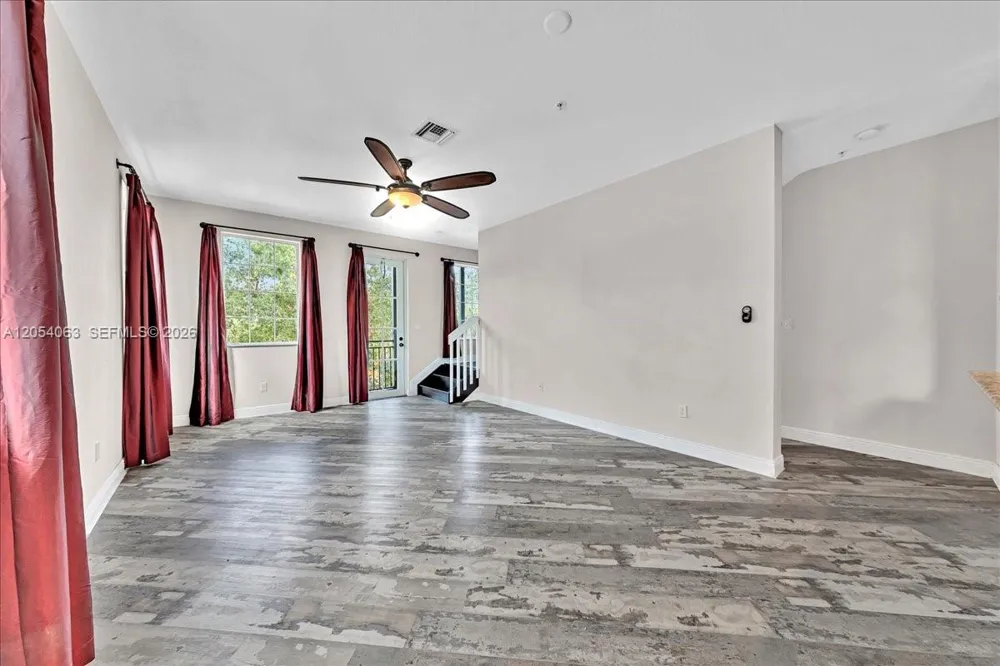 995 SW 147th Ave #2514 Pembroke Pines, FL 33027