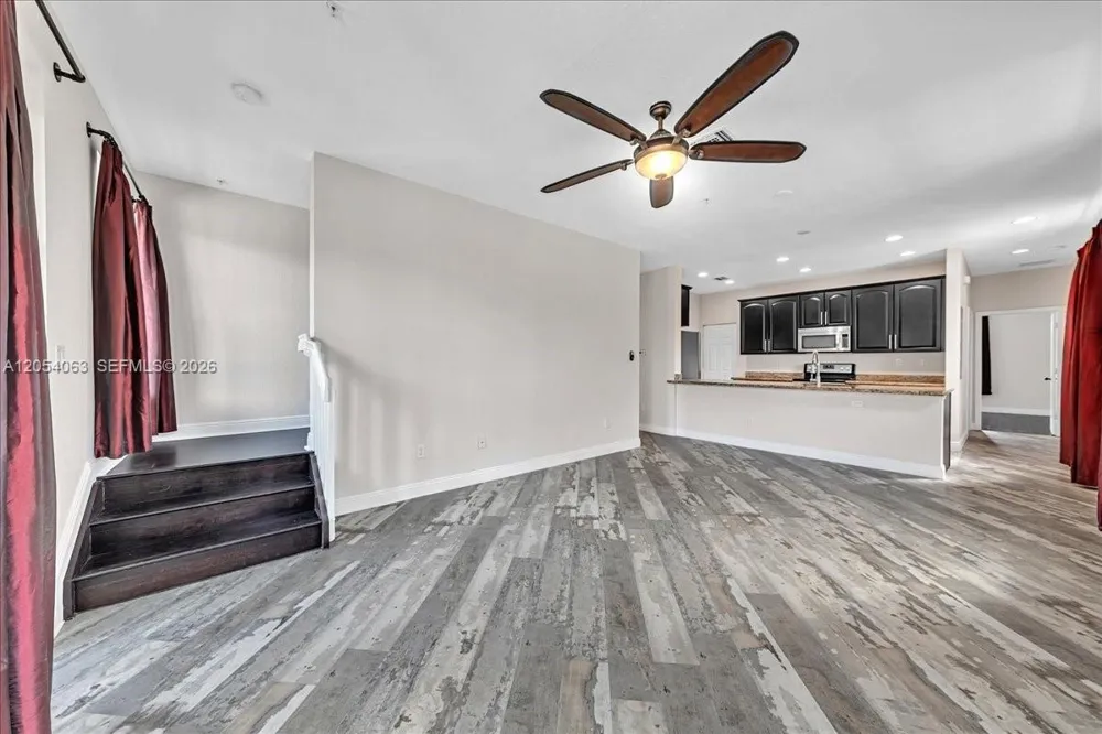 995 SW 147th Ave #2514 Pembroke Pines, FL 33027