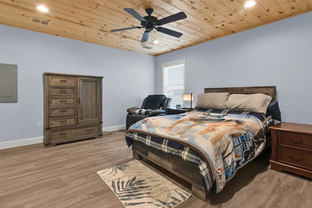1158 County Road 1240 Savoy, TX 75479