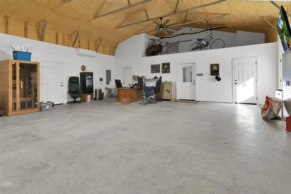 1158 County Road 1240 Savoy, TX 75479