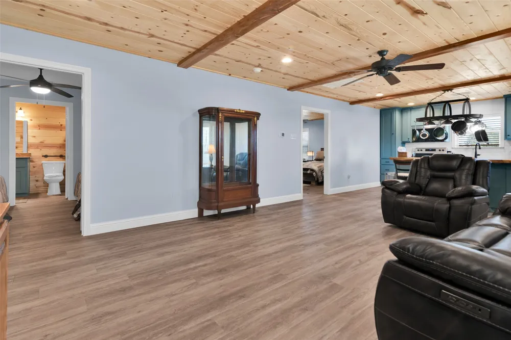 1158 County Road 1240 Savoy, TX 75479