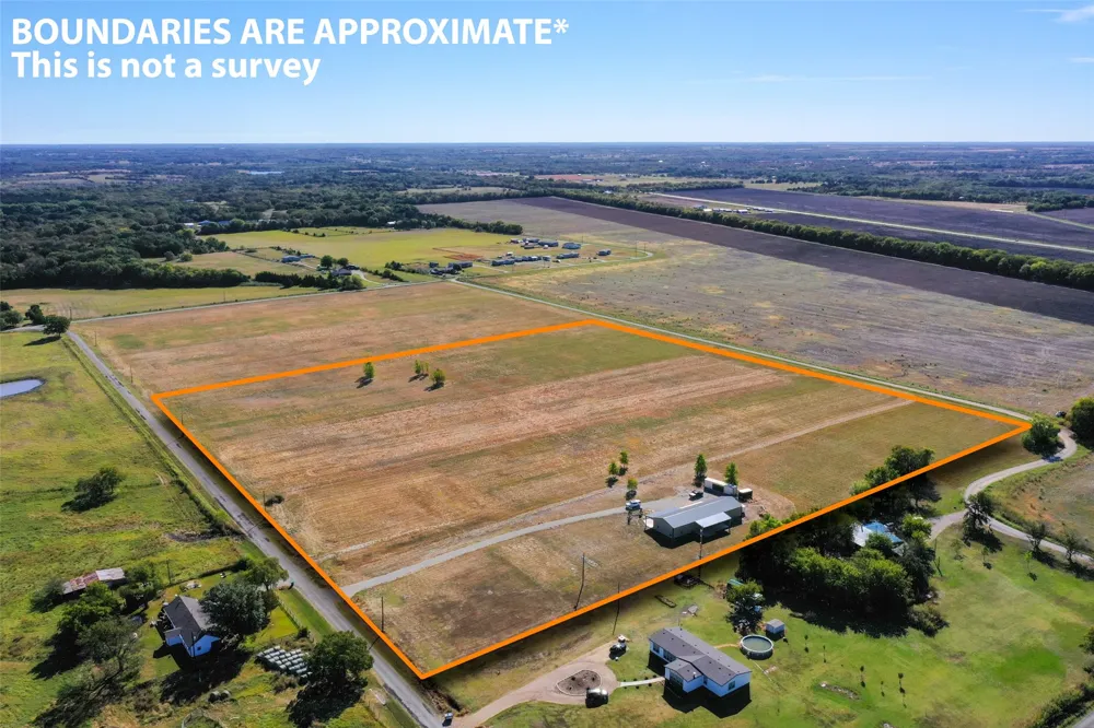 1158 County Road 1240 Savoy, TX 75479