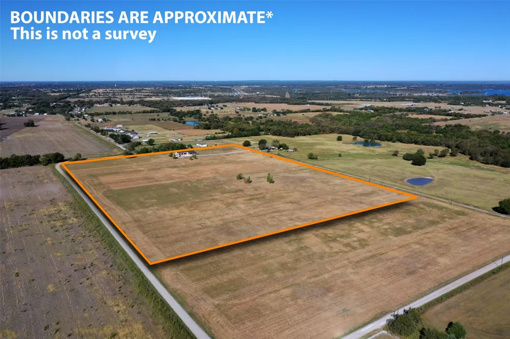 1158 County Road 1240 Savoy, TX 75479