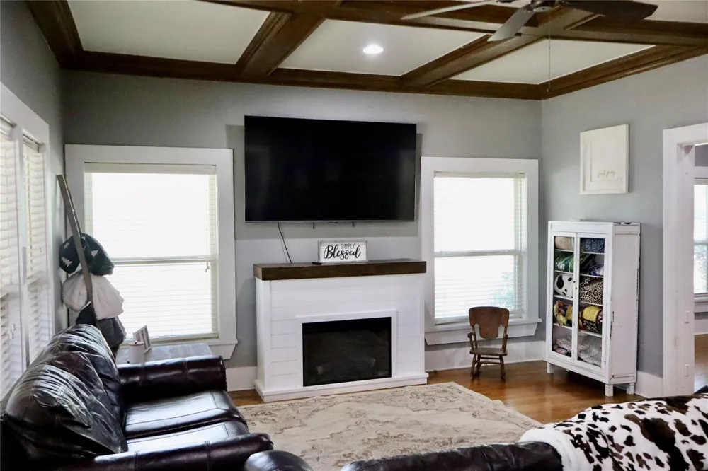 203 E Bennett Street Strawn, TX 76475