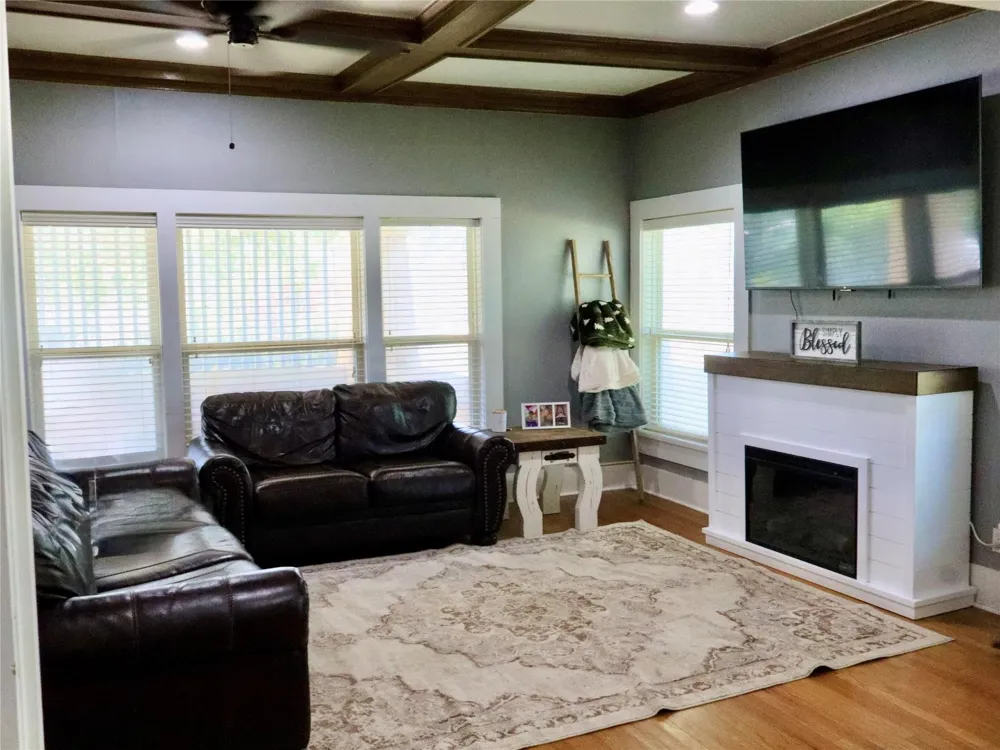 203 E Bennett Street Strawn, TX 76475
