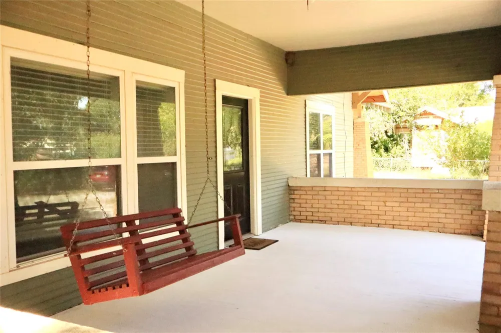 203 E Bennett Street Strawn, TX 76475