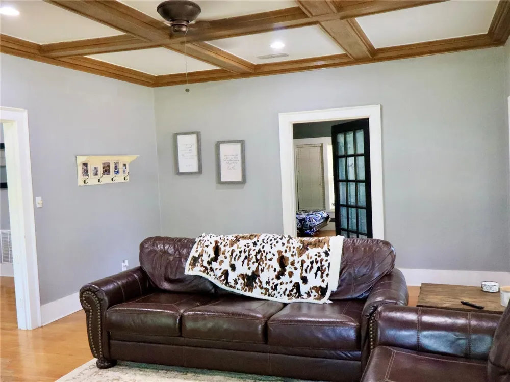 203 E Bennett Street Strawn, TX 76475