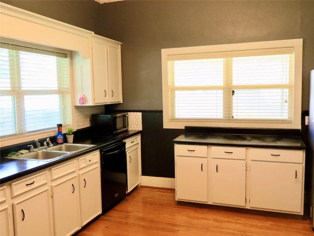203 E Bennett Street Strawn, TX 76475