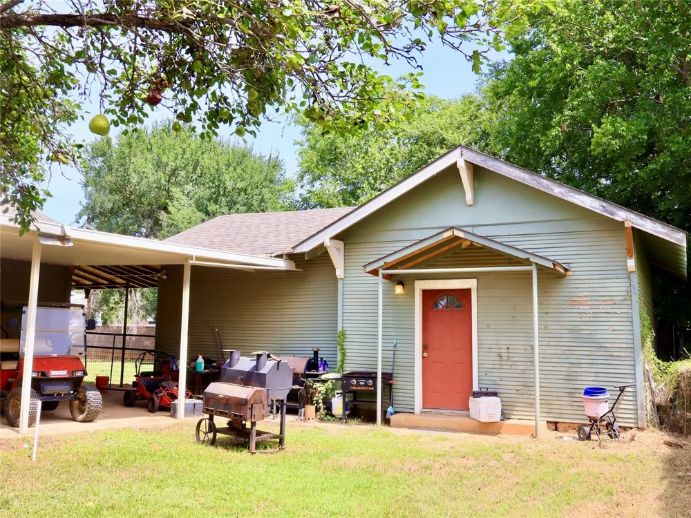 203 E Bennett Street Strawn, TX 76475