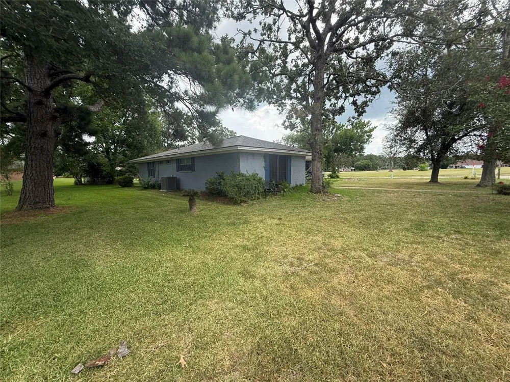15 Meadow Lake Drive Trinity, TX 75862