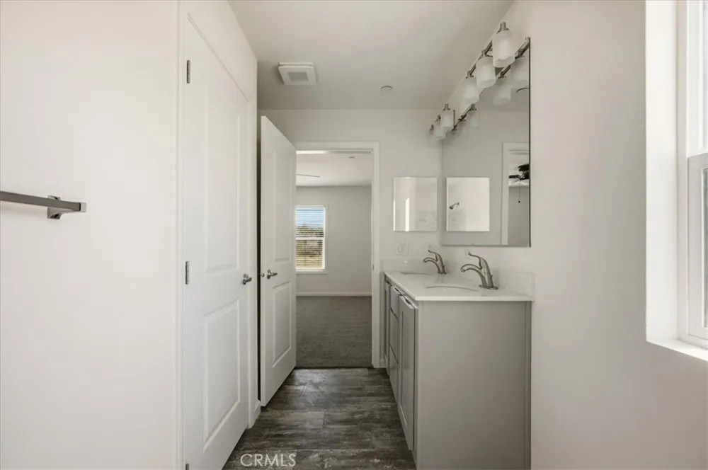 7625 Luna Road Phelan, CA 92371
