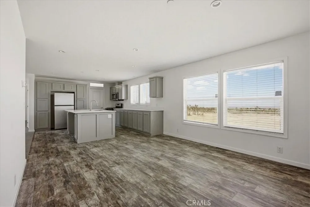 7625 Luna Road Phelan, CA 92371