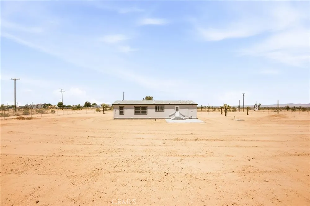 7625 Luna Road Phelan, CA 92371