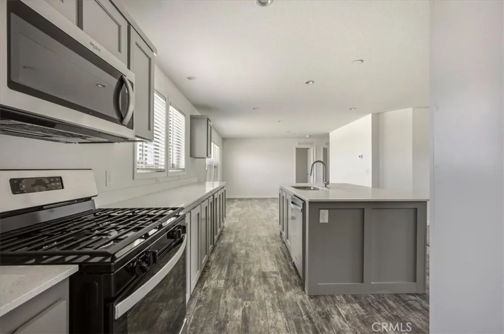 7625 Luna Road Phelan, CA 92371
