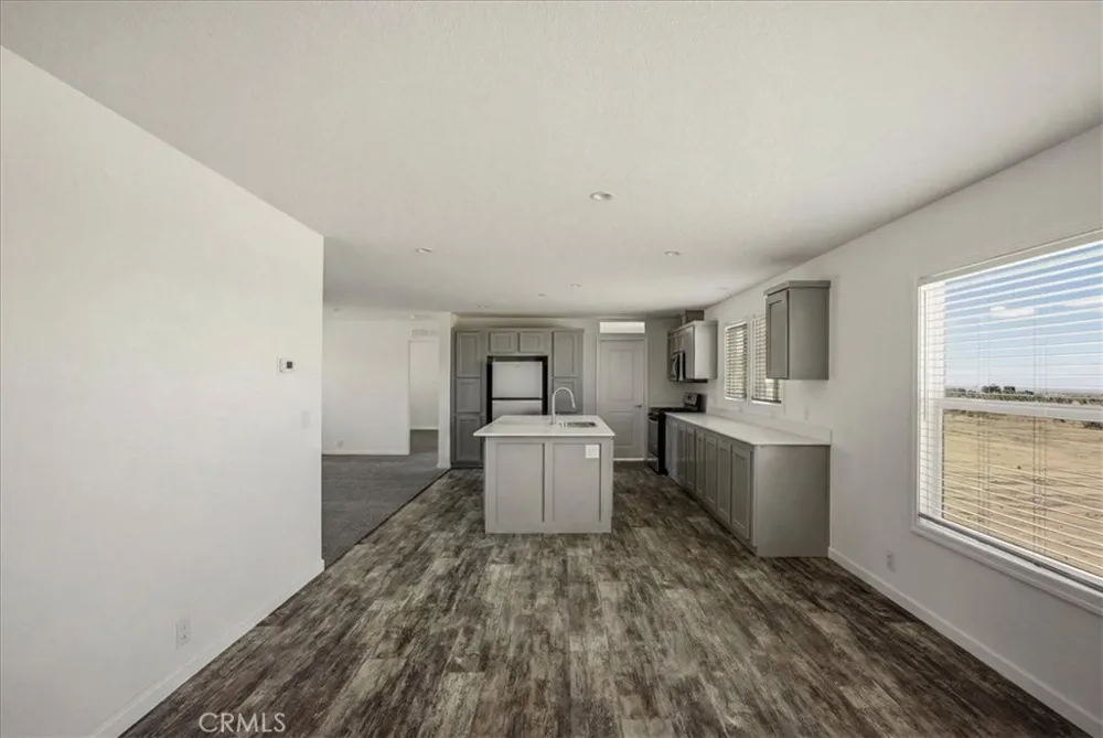 7625 Luna Road Phelan, CA 92371