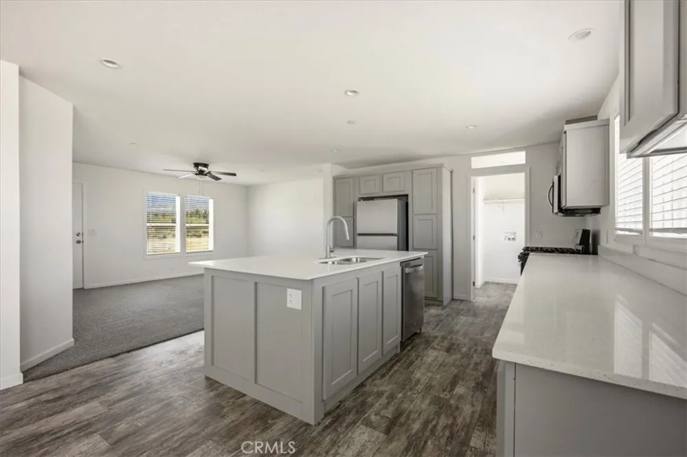 7625 Luna Road Phelan, CA 92371