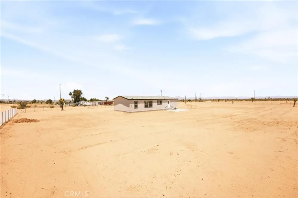 7625 Luna Road Phelan, CA 92371