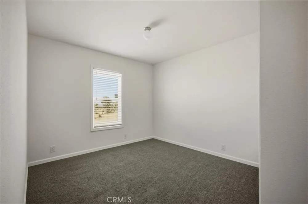 7625 Luna Road Phelan, CA 92371