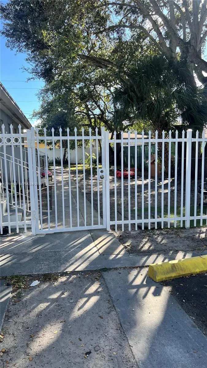 2560 WILMINGTON ST #2 Opa-Locka, FL 33054