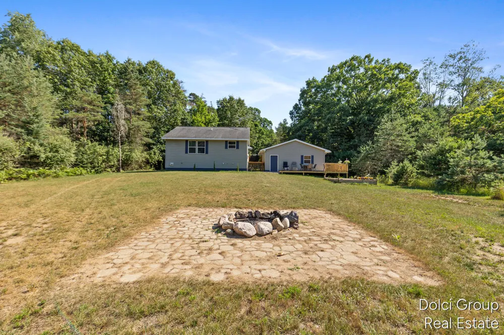 11778 Red Feather Lane Stanwood, MI 49346
