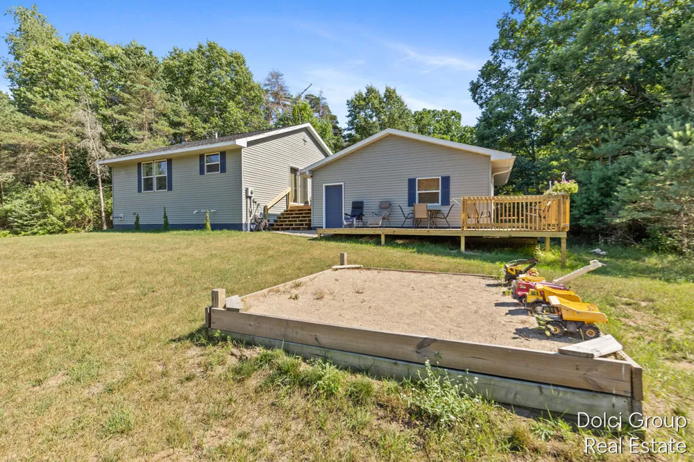 11778 Red Feather Lane Stanwood, MI 49346