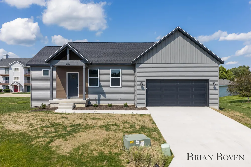 239 W Gardner Street NW Sparta, MI 49345