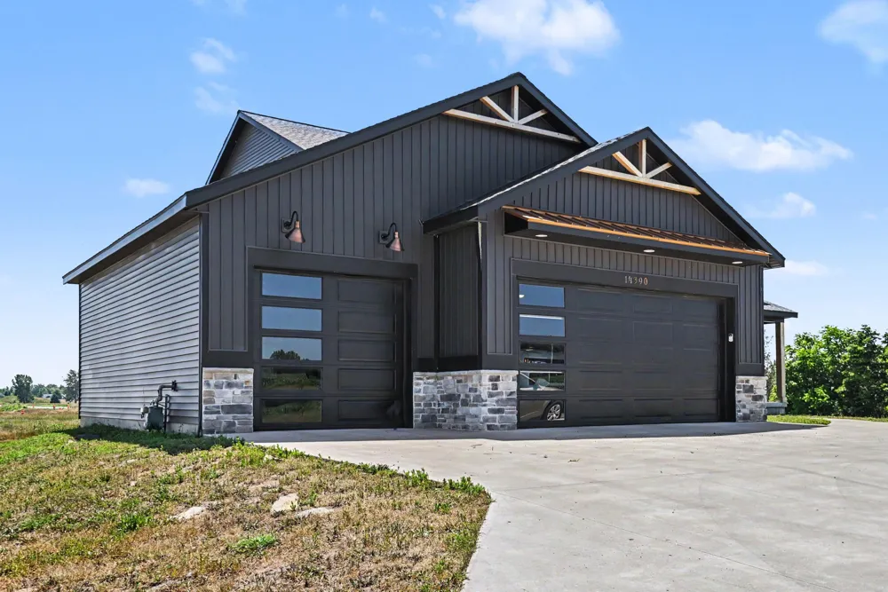 14390 New Holland Street Holland, MI 49424