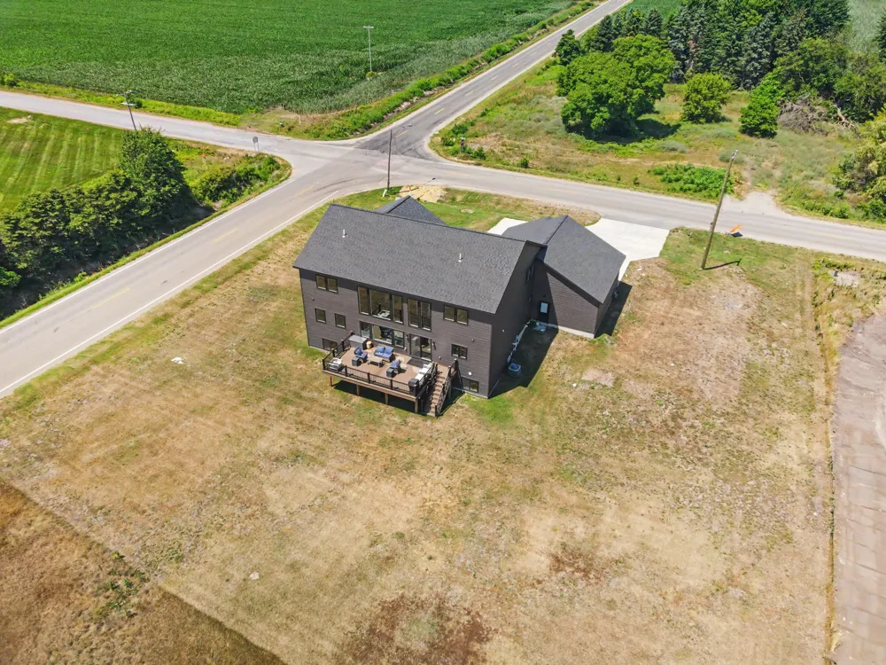 14390 New Holland Street Holland, MI 49424