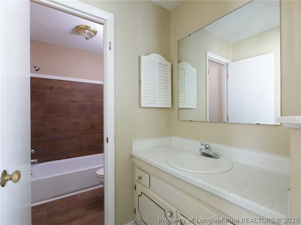 3249 Glenmore Drive Hope Mills, NC 28348