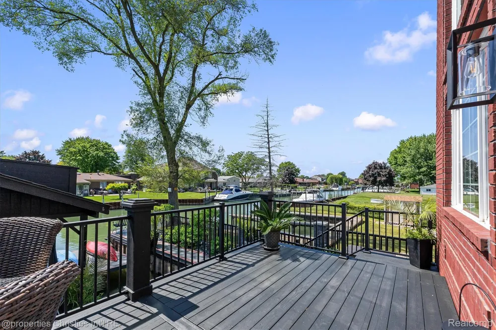 41245 Belvidere Street Harrison Charter Township, MI 48045