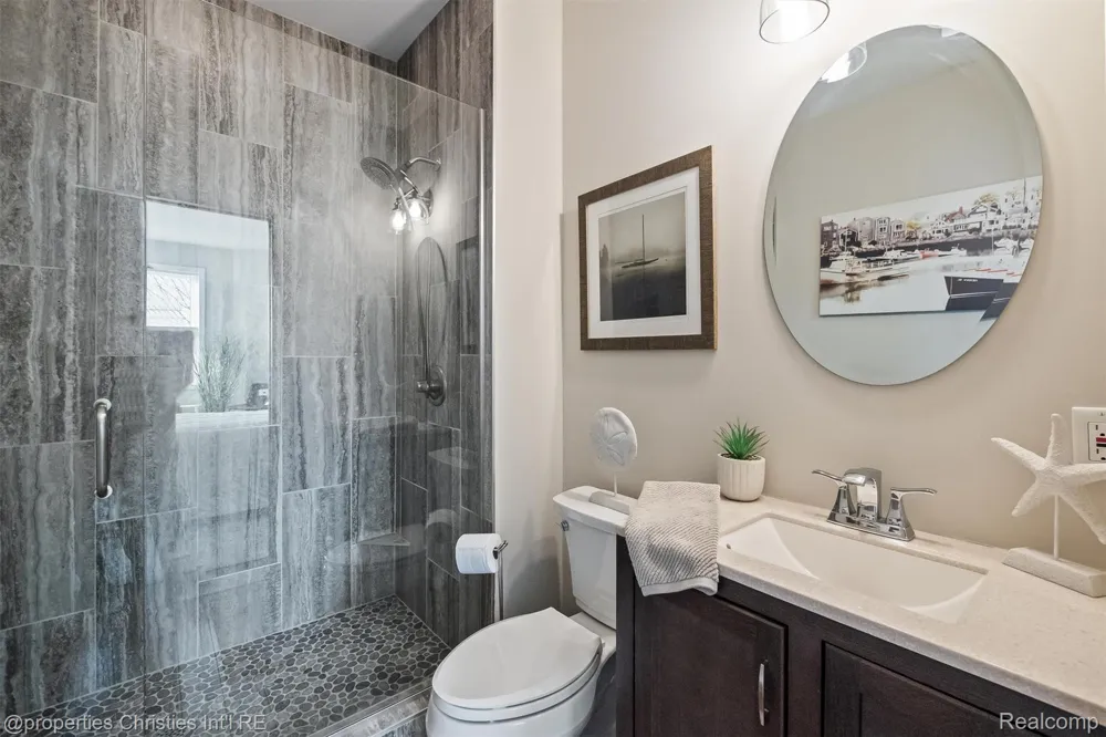 41245 Belvidere Street Harrison Charter Township, MI 48045