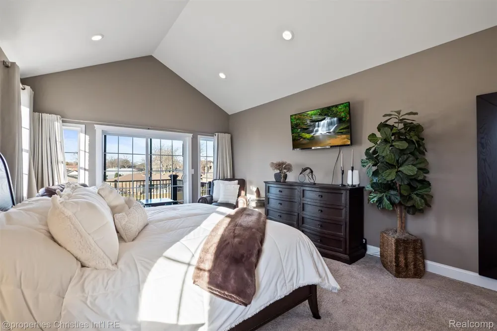41245 Belvidere Street Harrison Charter Township, MI 48045