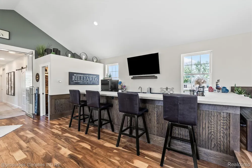 41245 Belvidere Street Harrison Charter Township, MI 48045