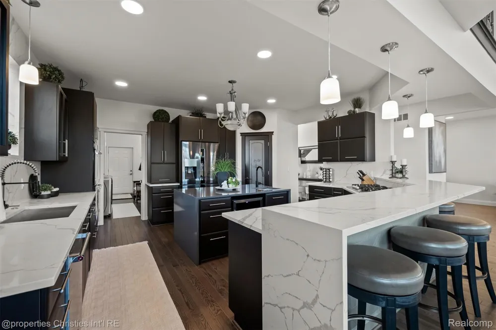 41245 Belvidere Street Harrison Charter Township, MI 48045