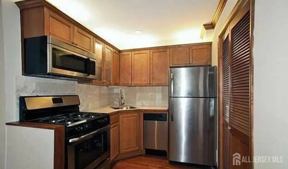 68 5th Street #7 Highlands, NJ 07732