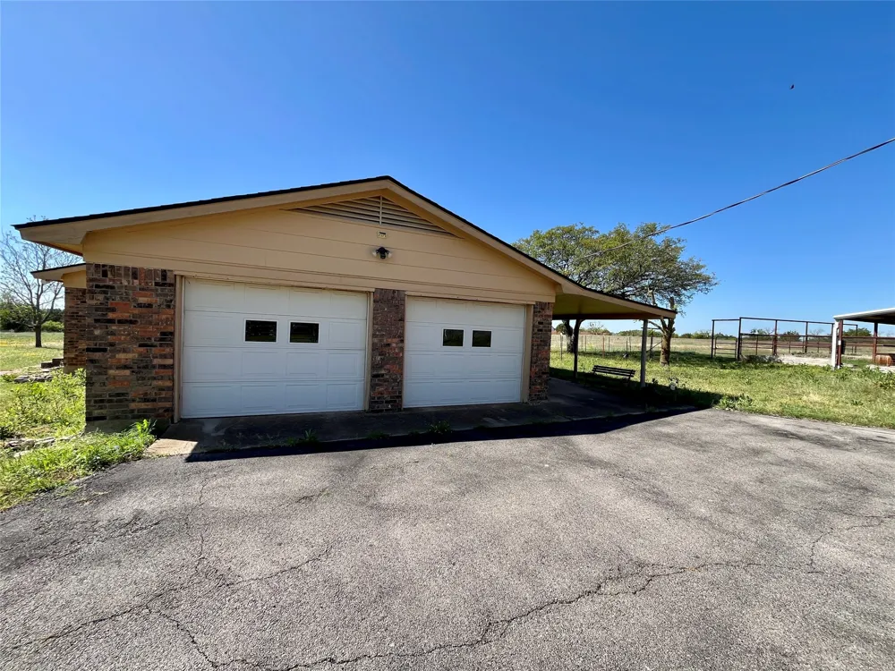 377 County Road 3244 Hico, TX 76457