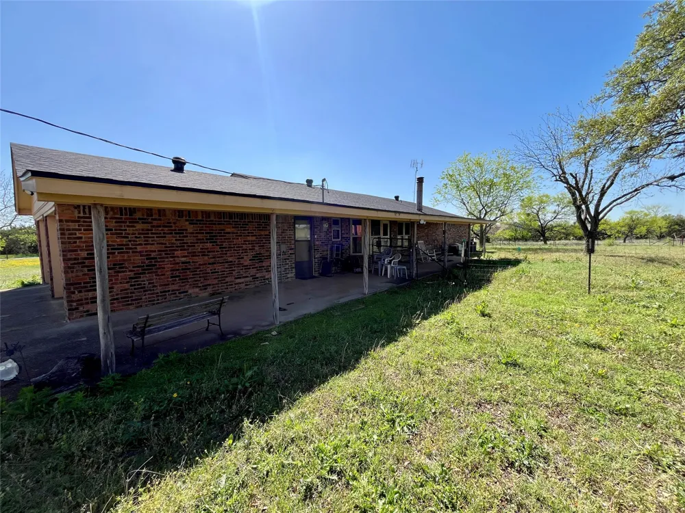 377 County Road 3244 Hico, TX 76457
