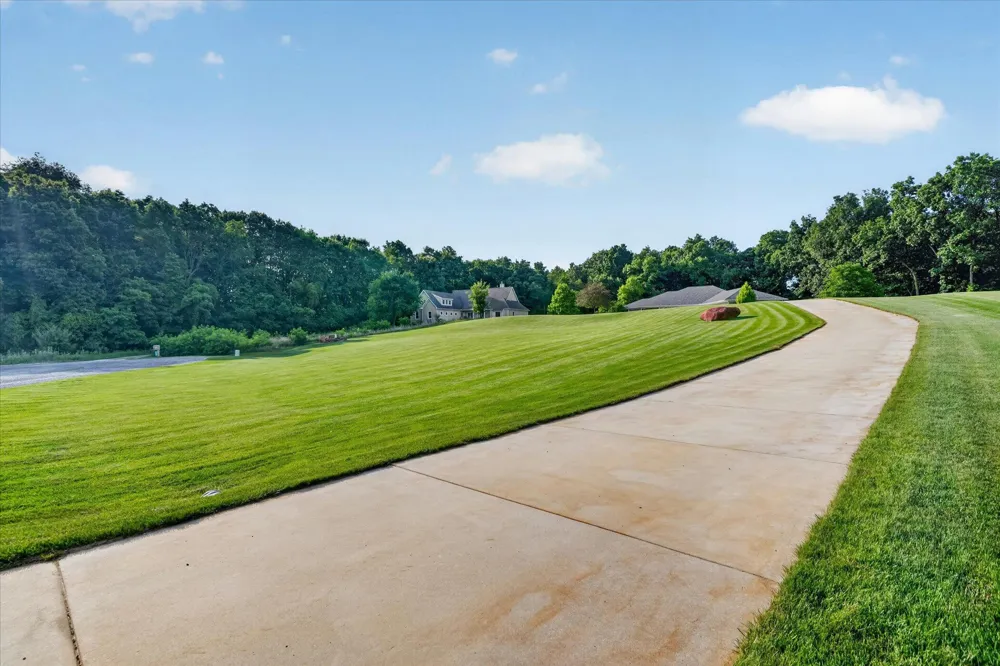 9348 Stoneview Lane Whitmore Lake, MI 48189