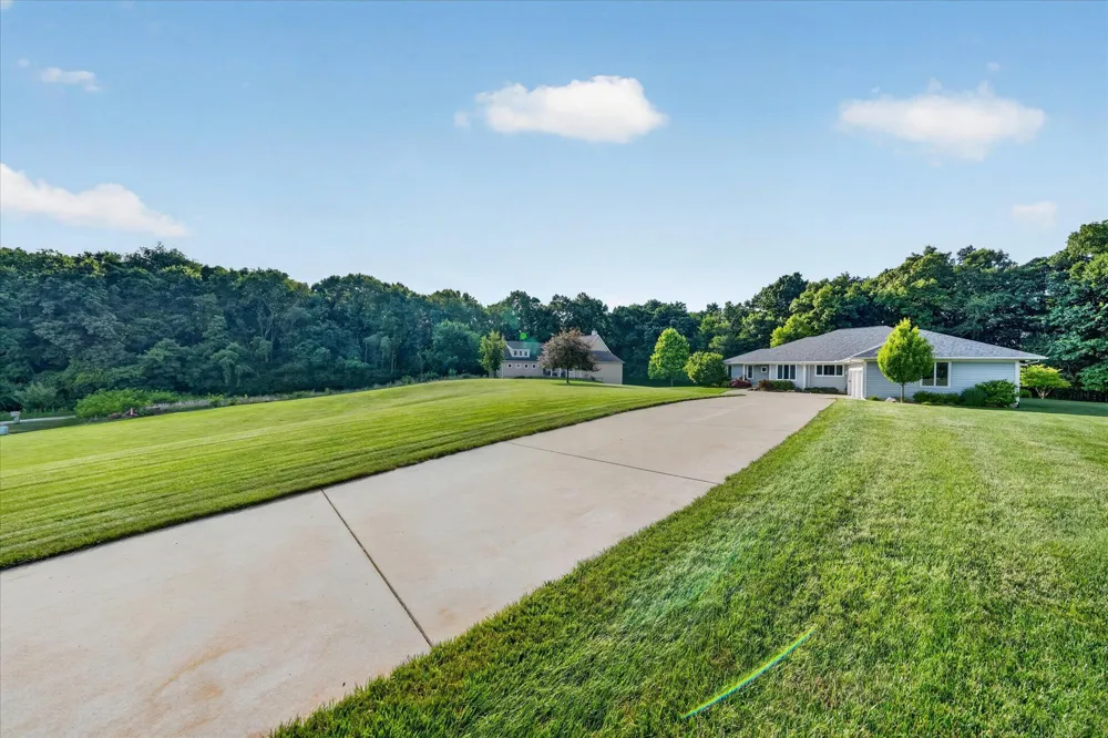 9348 Stoneview Lane Whitmore Lake, MI 48189