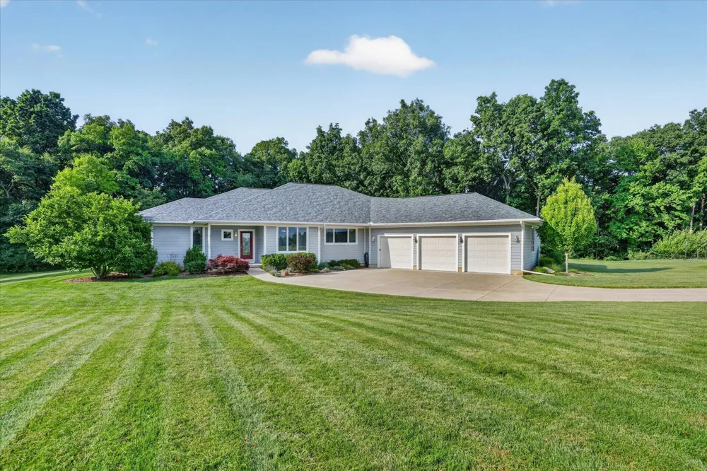 9348 Stoneview Lane Whitmore Lake, MI 48189