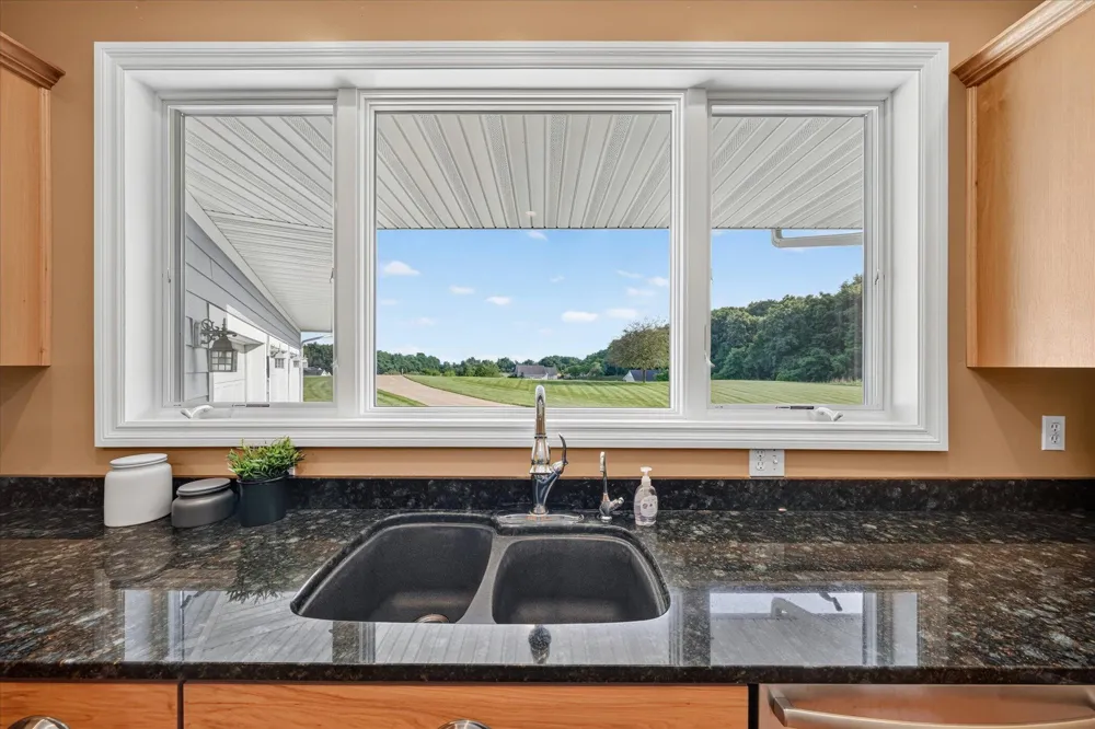 9348 Stoneview Lane Whitmore Lake, MI 48189