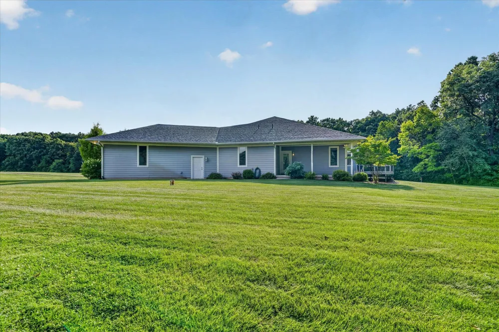 9348 Stoneview Lane Whitmore Lake, MI 48189