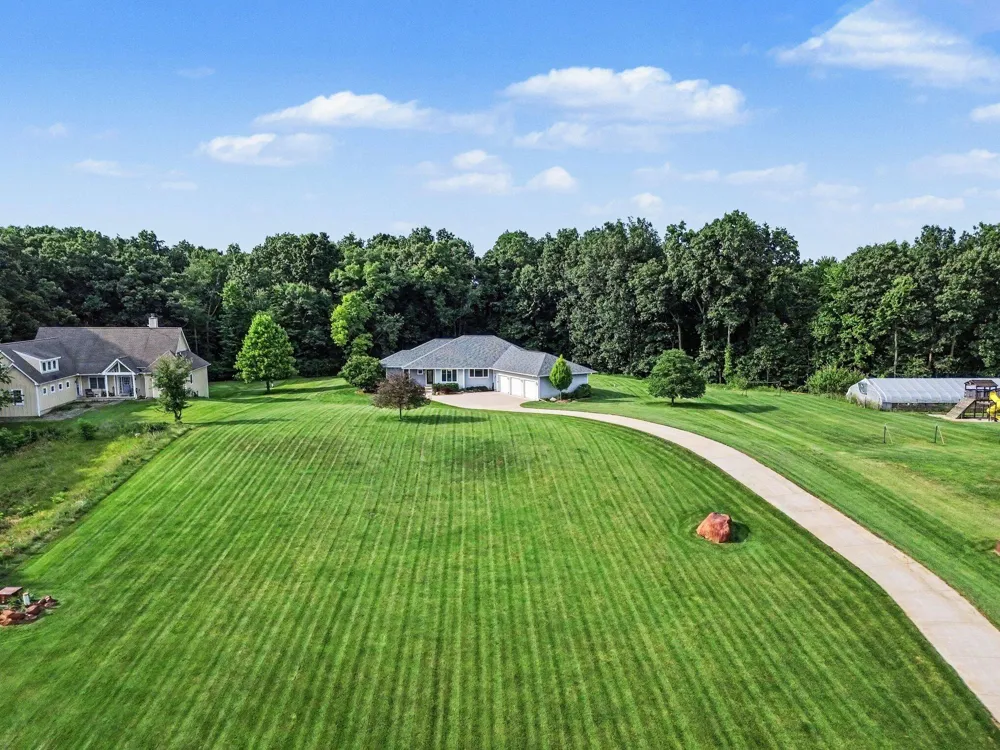 9348 Stoneview Lane Whitmore Lake, MI 48189