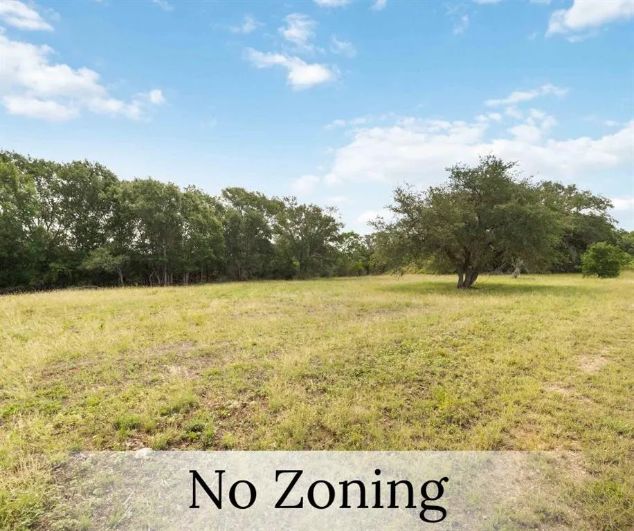 227 Henderson Lane Lockhart, TX 78644