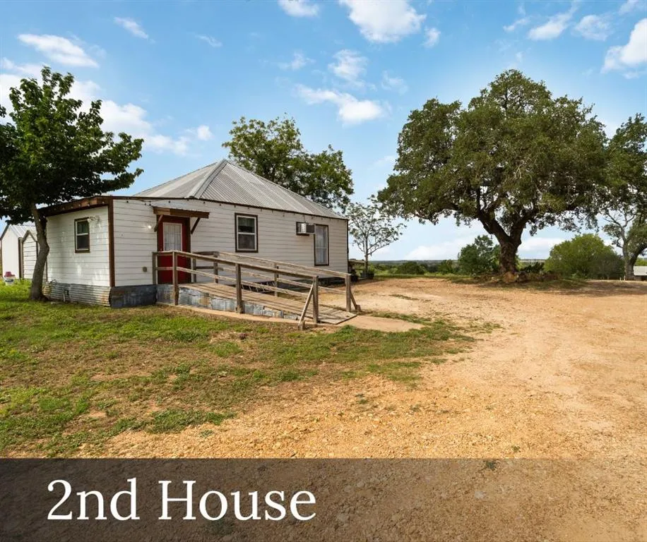 227 Henderson Lane Lockhart, TX 78644
