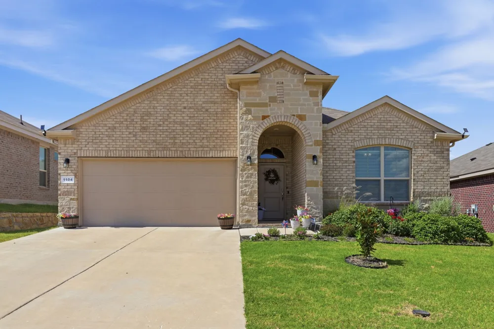 1104 Eastland Lane Weatherford, TX 76087