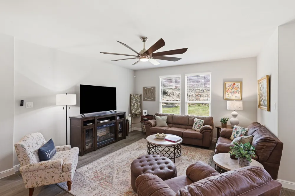 1104 Eastland Lane Weatherford, TX 76087