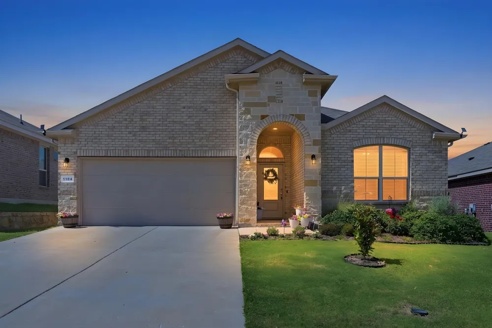 1104 Eastland Lane Weatherford, TX 76087